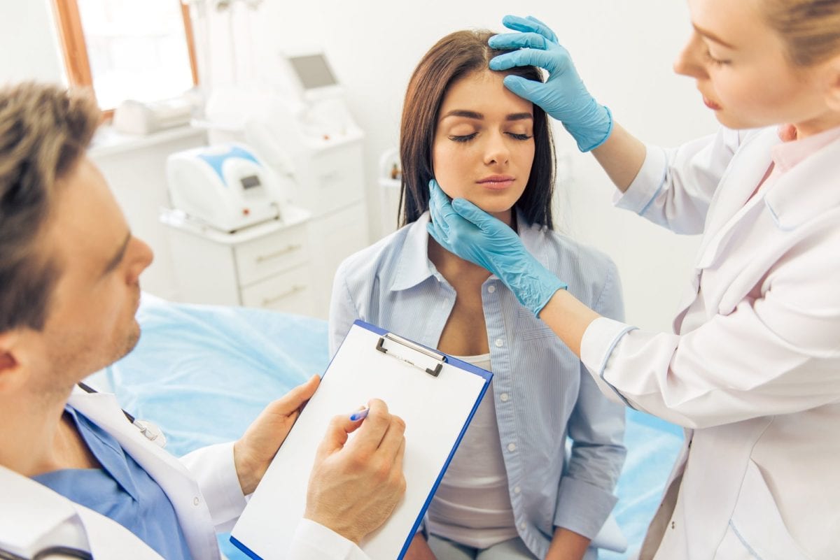 أفضل 10 عيادات لجراحة التجميل في سيول تقدّم خدماتها بالإنجليزية