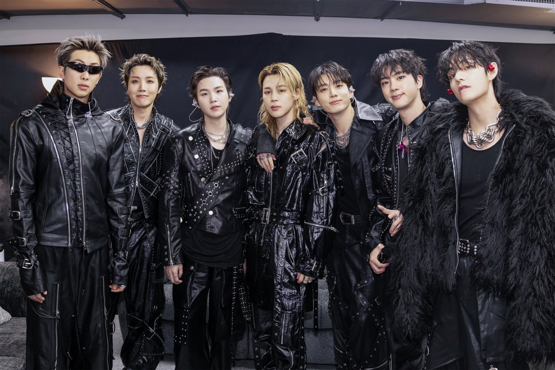 ألبوم ARIRANG لفرقة BTS يصبح أوّل ألبوم لفنّان كوري يقضي تسعة أسابيع ضمن المراكز العشرة الأولى على قائمة Billboard 200