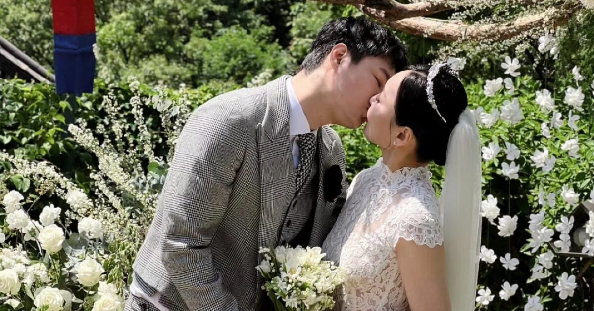 الممثل الكوري Choi Joo Won ونجمة برنامج I Am SOLO سون جا يحتفلان بزفافهما