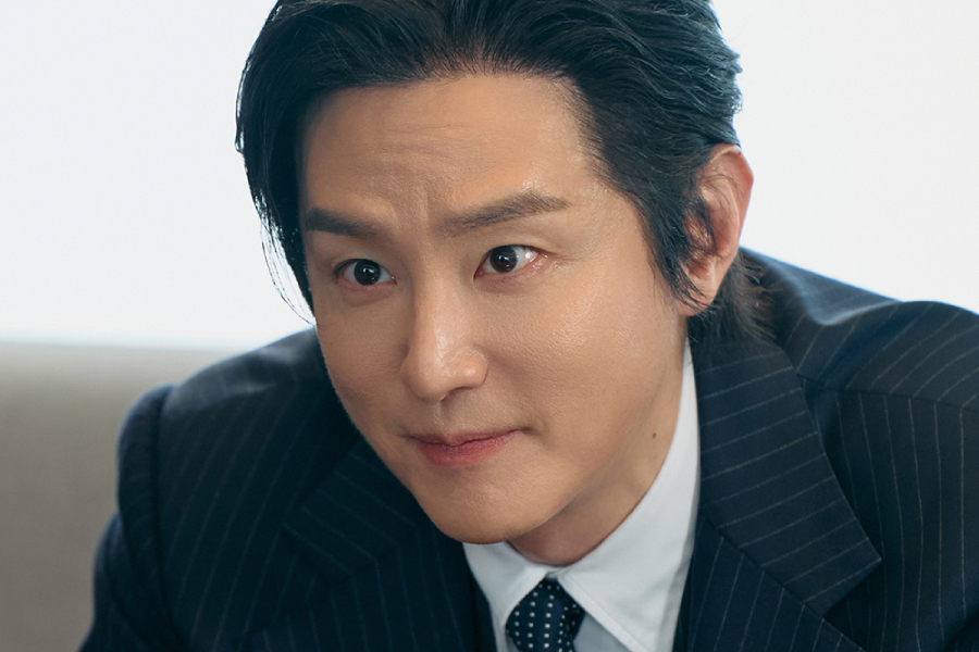 كوون يول (Kwon Yul) تهديد جديد لا يمكن التنبؤ به يحرّك الخيوط من وراء الكواليس في مسلسل "Fifties Professionals"