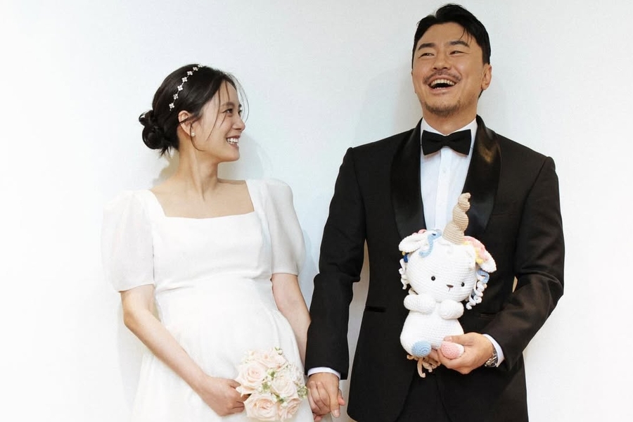 لي سي إيون (Lee Si Eon) وسيو جي سيونغ (Seo Ji Seung) يرحّبان بمولودهما الأول