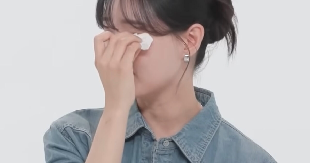 سونغ جي إيون (Song Jieun) تنهار باكيةً بسبب تعليق مسيء استهدفها هي وزوجها بارك وي (Park We)