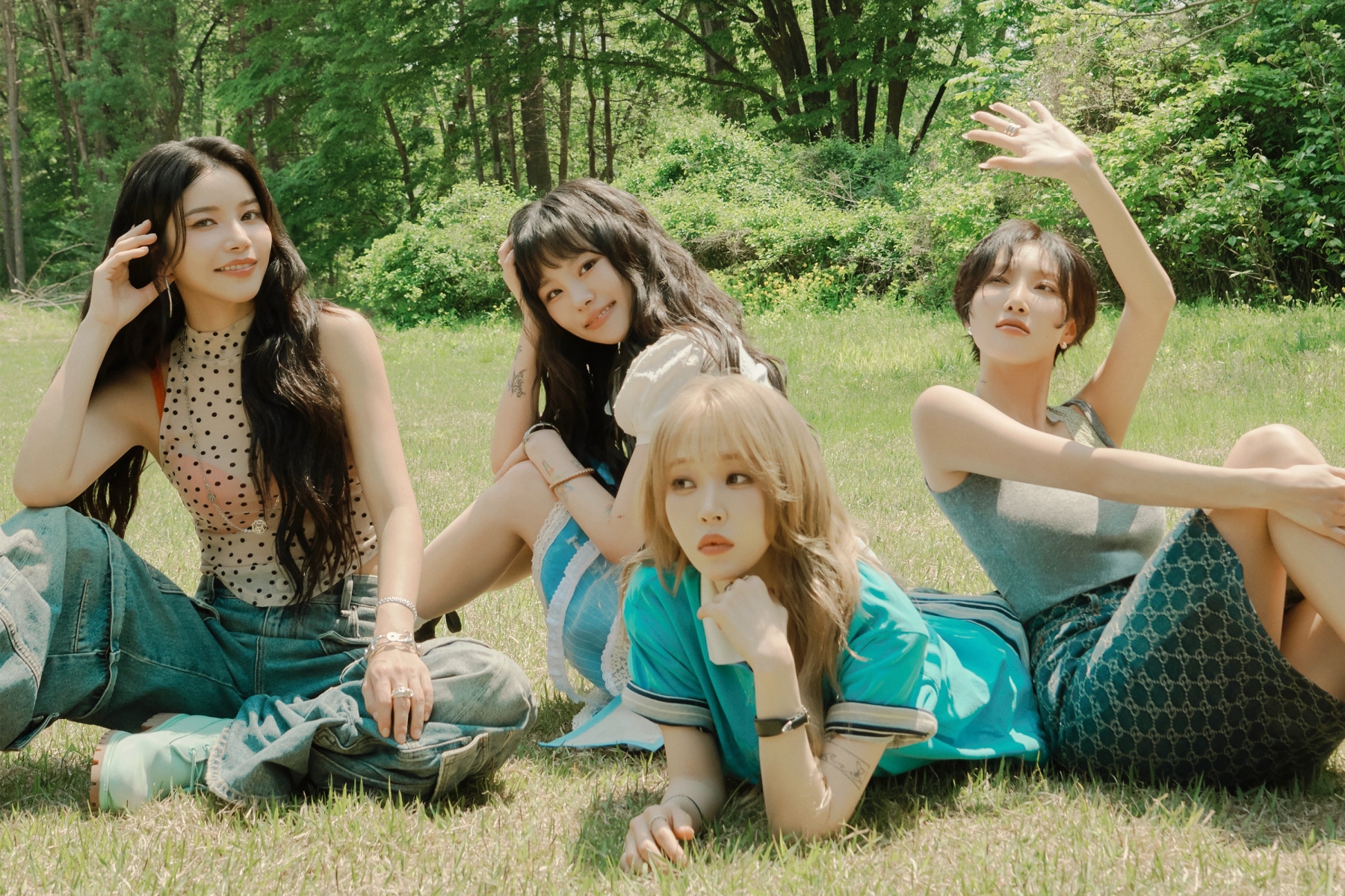 تحديث: فرقة MAMAMOO تكشف عن صور المفهوم الفنّي لأغنيتها الخاصّة 4WARD