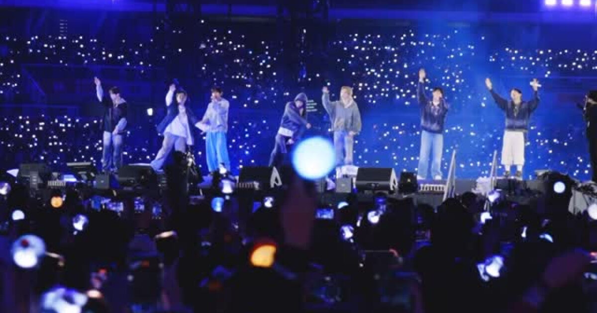 فنانة مخضرمة تدرك لماذا تشعر بي تي إس (BTS) بالامتنان لجمهور آرمي (ARMY)