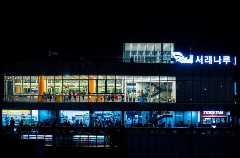 كيف هي تجربة حفلة قوارب على نهر الهان في سيول؟ ليلة لا تُنسى مع Global Seoul Mates